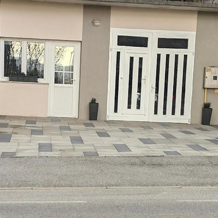 Apartamento Sana Postojna Exterior foto
